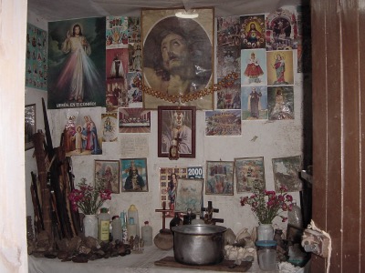 La Curendaras - Isabel ChingueÌ?l and Olinda Pintado